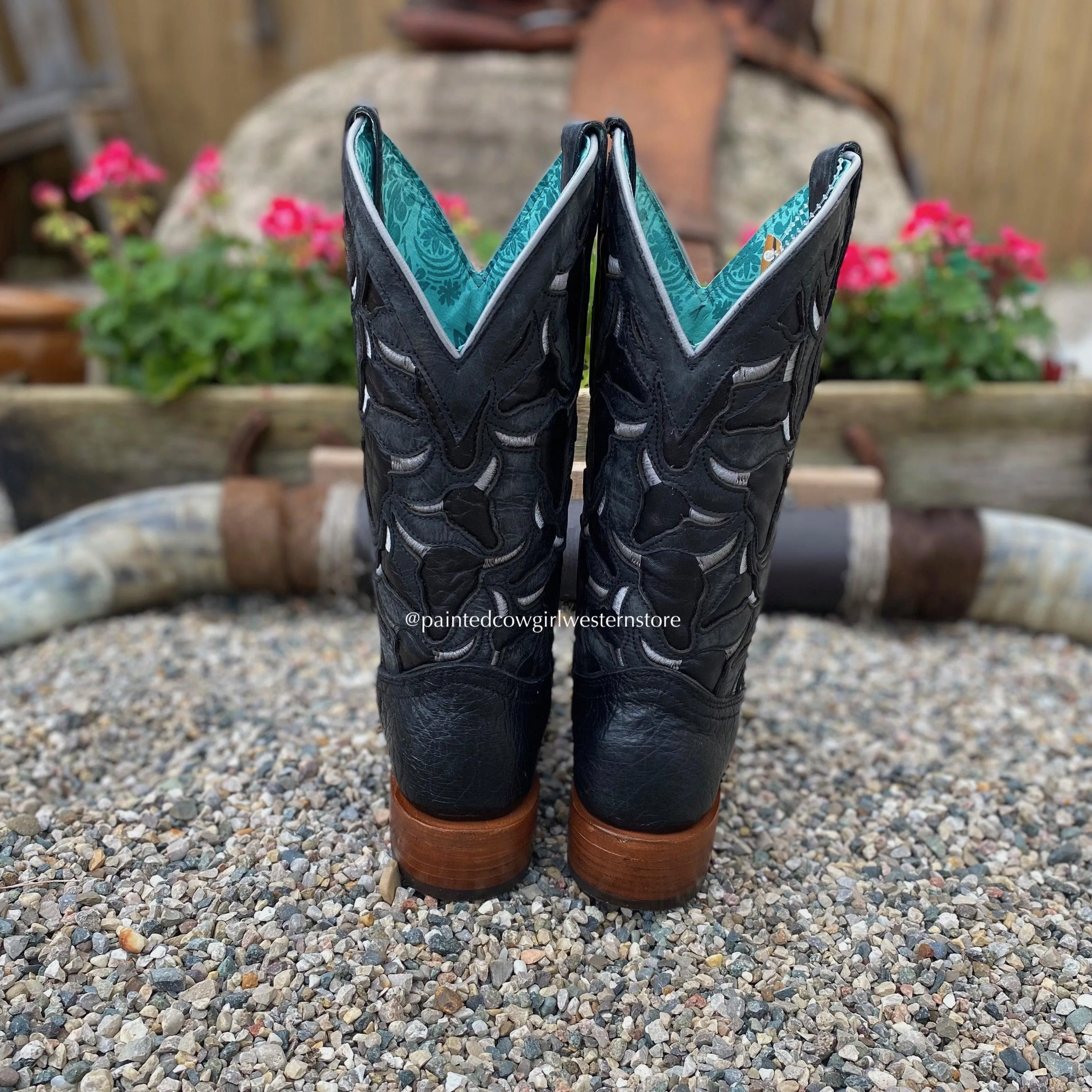 Corral Women's Black Smooth Quill Ostrich Steer Head Embroidered Square Toe Cowgirl Boots A4058