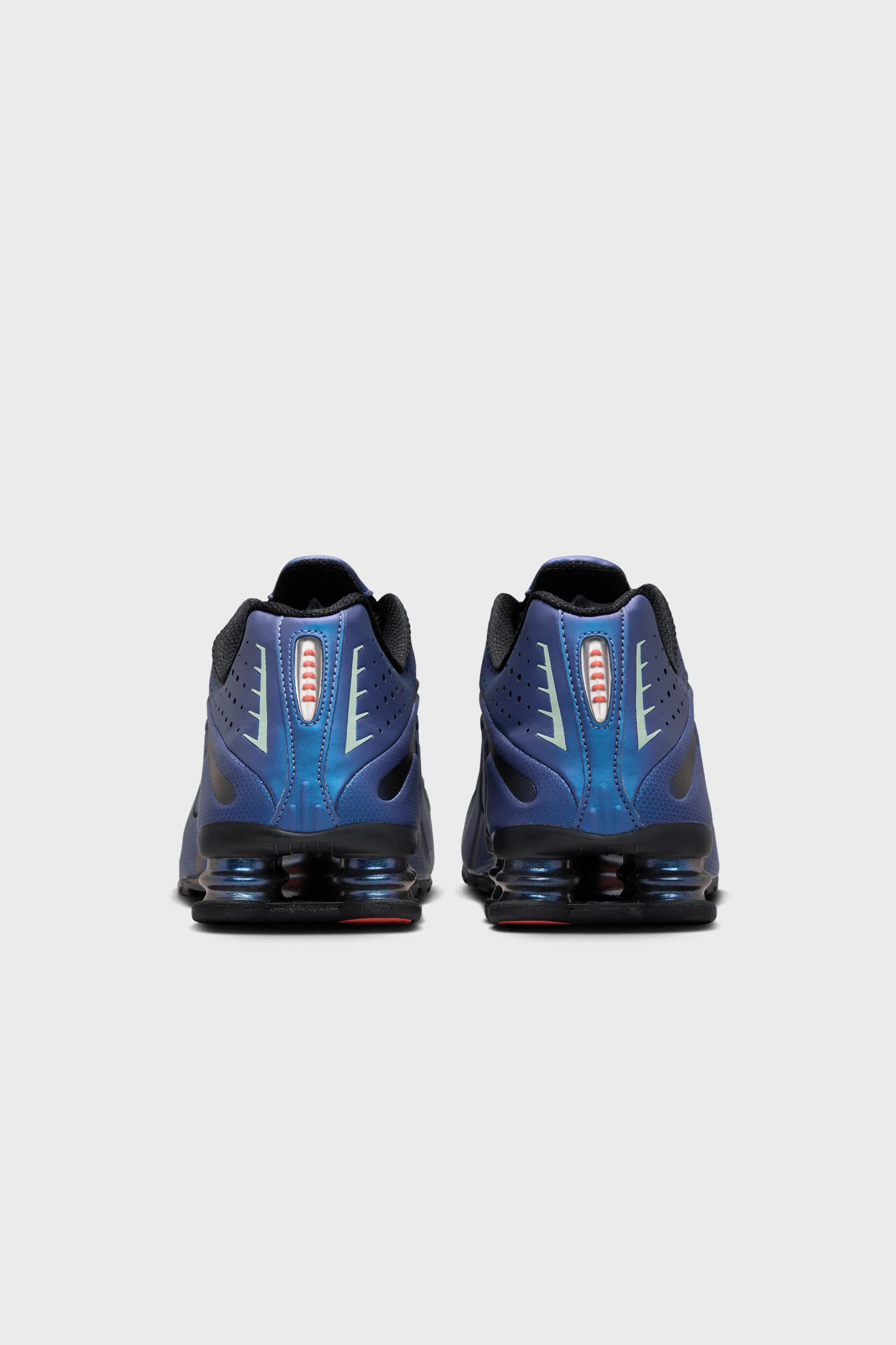 Nike Shox R4 Metallic Silver/Metallic Silver-Black HQ3446-001
