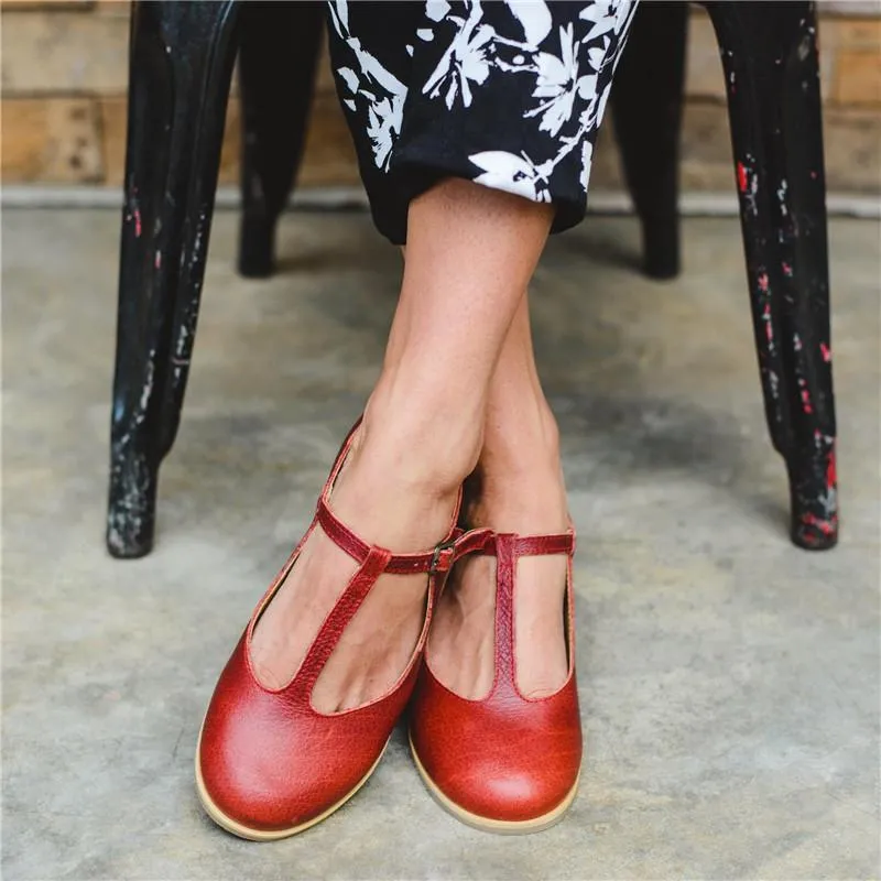 Women's round closed toe buckle strap sandals